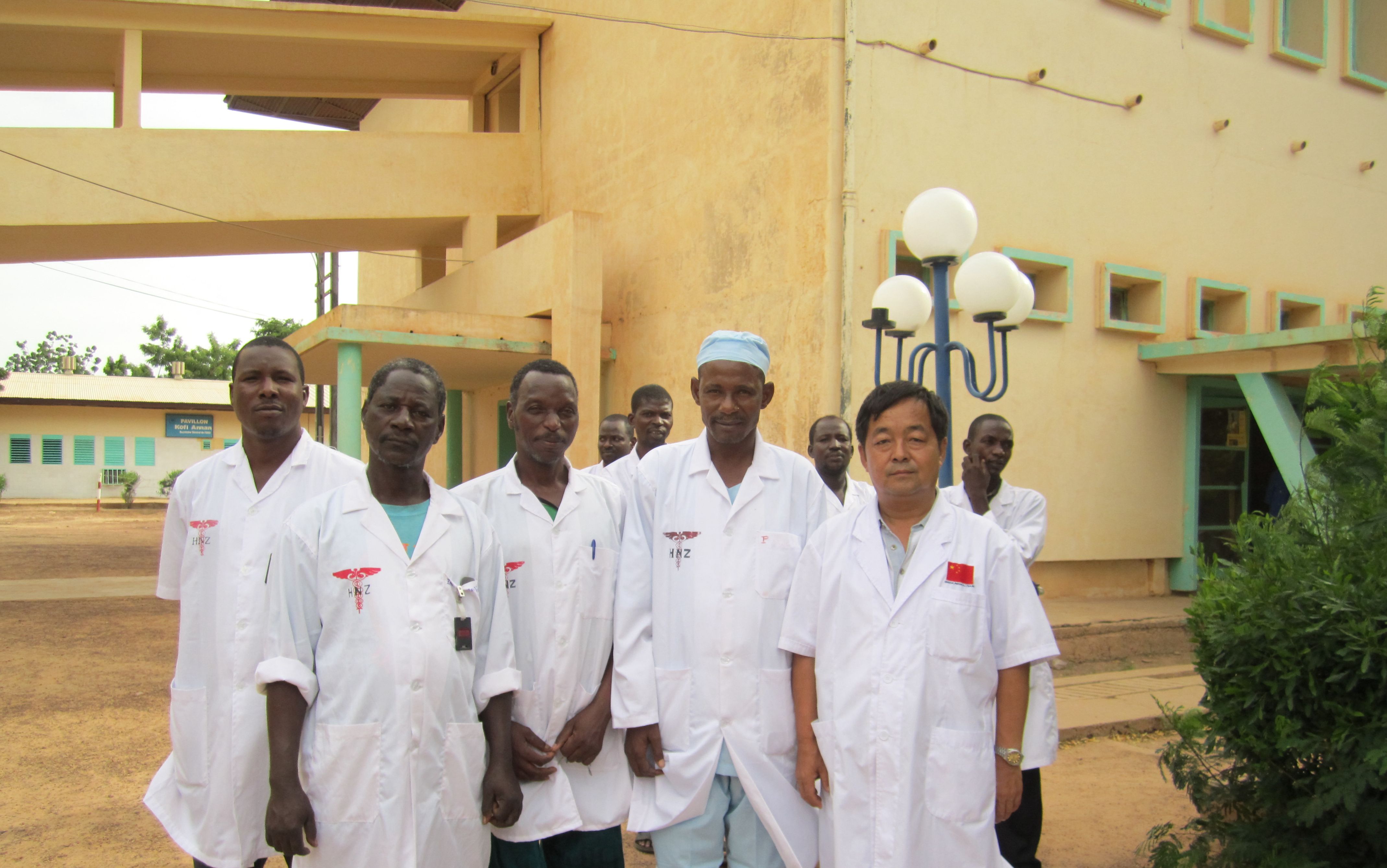 关吉昆：在异国书写大爱无疆