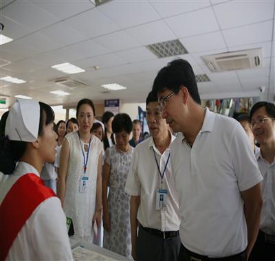 桂林市委常委、副市长何翔到我院实地督查创建全国文明城市工作情况
