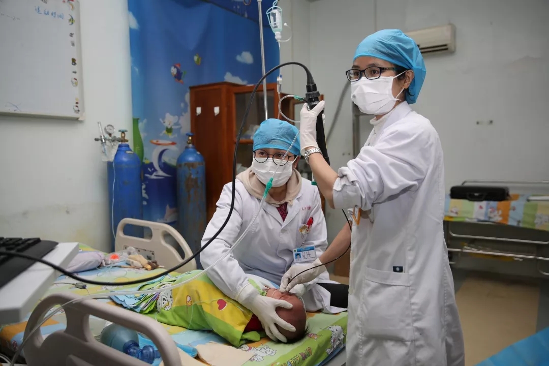 宝宝发烧咳嗽还在你来哭闹我来猜？ 桂林人医用这个技术盘它