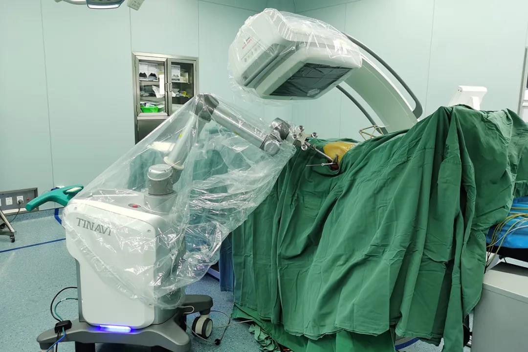 “天玑”骨科手术机器人桂林首秀，切口仅1公分，精度可达亚毫米级