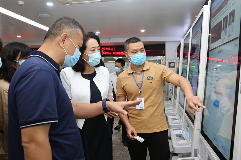 自治区人大常委会调研组到我院开展医疗保障工作专题调研