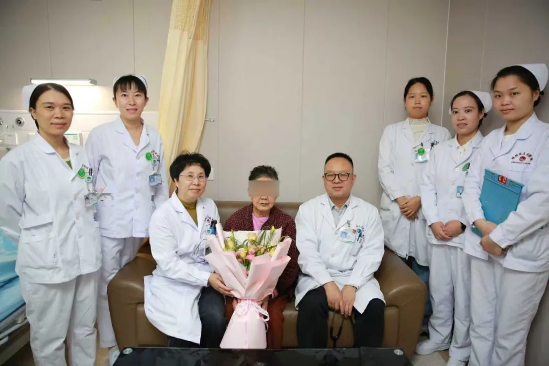 99岁老人突然无法行走，病因竟是“致命堵塞”。医生提醒，这病进入高发季