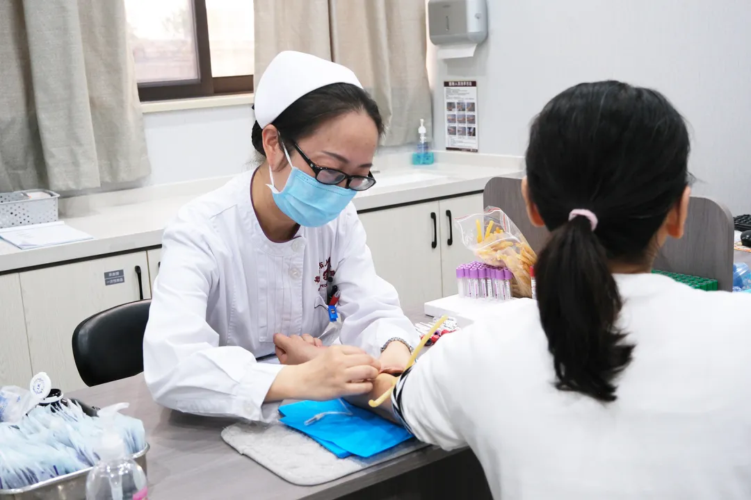 哇塞！健康管理中心的服务太赞啦，她忍不住写“小作文”表白~