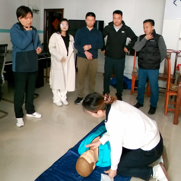 机关第二党支部送急救技能进信息科技有限公司