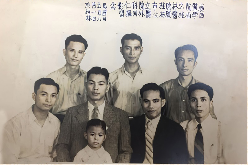 医院成立之初外科医生合影