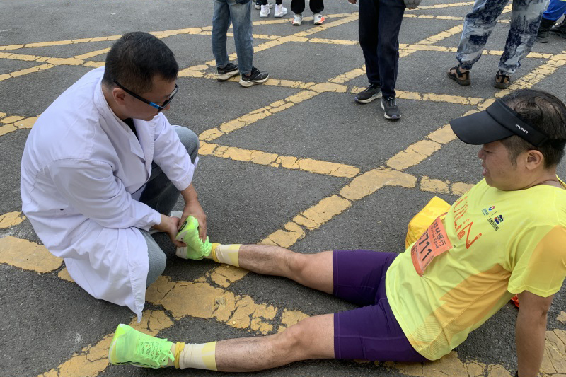 为桂林马拉松赛事提供医疗保障